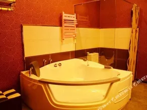 Dalian 1219 Theme Hotel - Image 3