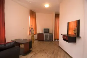 Vromos Guest Rooms - Image 2