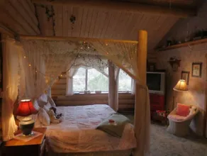 Country Garden Studio - Image 1