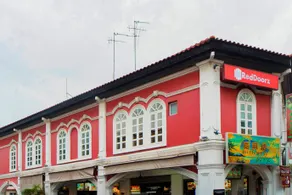 RedDoorz Near Marine Parade Central - Image 2