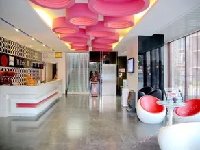 Miss Jingpin Jiudian - Image 3