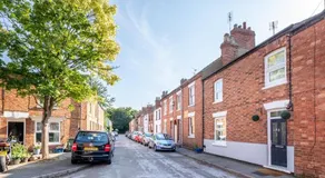 Stylish 3 bedroom house - FASTEST WIFI and Jacuzzi Bath - Image 3