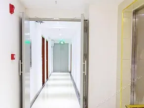 V8 Hotel - Image 2