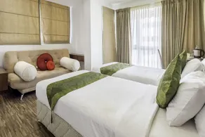 J's Five Two Boutique Hotel - Image 2