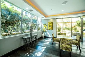 Grand Hollywood Suites - Image 4