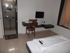 Bhagyashree Executive by OYO Rooms - Image 2