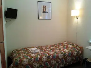 Motel Golden Fox - Image 5