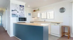 The Whale Watcher', 1/6 Birubi Lane - waterfront unit with stunning views, level access - Image 4