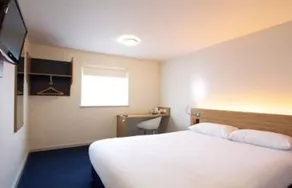 Travelodge Birmingham Perry Barr - Image 4