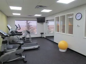 Days Inn & Suites by Wyndham Airdrie - Image 2