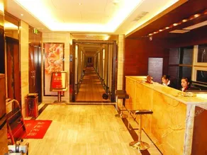 Monsoon Boutique Hotel (Chongqing Olympic Sports Center Subway Xietaizi) - Image 3