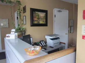 Knights Inn Oshawa - Image 3