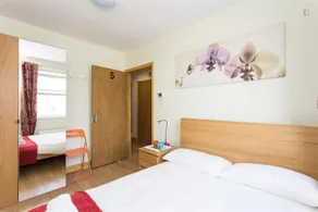 406 Harrow - Image 4