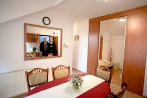 Julia Harmony Apartmen - Image 2