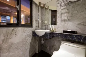 Metro Apartment - Image 4