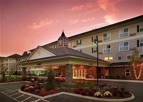 Patriot Suites Hotel - Image 2