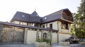 Guest Castle Hotel - Image 4