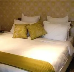 Treetops Bed & Breakfast - Image 1