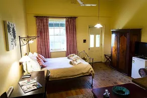 The Rising Sun Hotel - Image 5