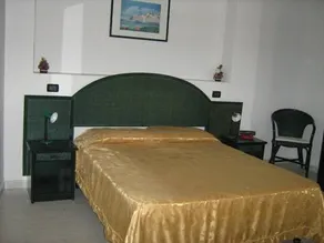 Hotel Ristorante La Scogliera - Image 5