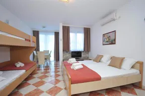 D&D Apartments Budva 4 - Image 2