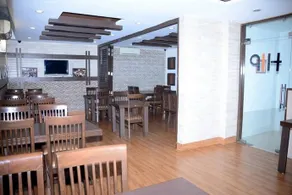 Hirohama India Business Hotel - Image 1