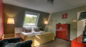Mezzo Restaurant & Kamers - Image 5