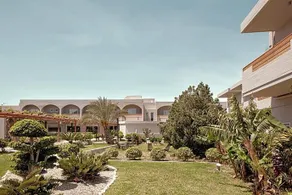 More Meni Beach Hotel - Image 5