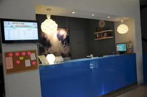 Jinjiang Inn Shenzhen Dewang Guangchang Jiudian - Image 3