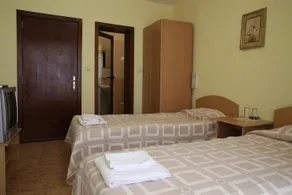 Hotel Papi - Image 3