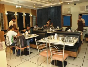 Hotel Raj - Image 4