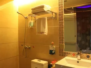 Huang Chao Hotel - Image 4