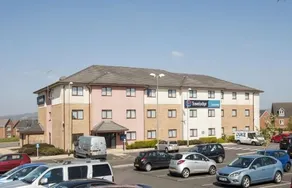 Travelodge Caerphilly Hotel - Image 2