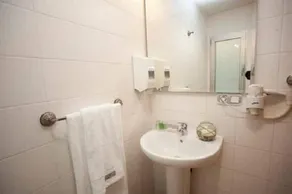 Kingz Hotel - Image 3
