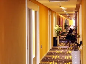 Lvban Express Hotel - Image 2