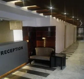 The Hyde Park Inn - Image 3