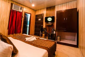 Airport Hotel Runway Stay - Image 5