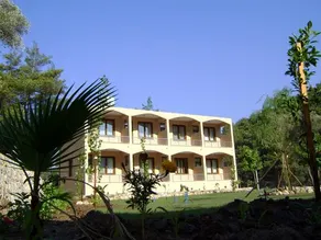 Olympia Hotel - Image 2