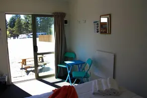 Lakefront Lodge Backpackers - Image 5