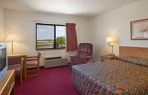 Super 8 Fosston - Image 2