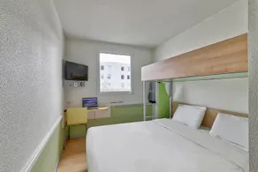 Hotel ibis budget Montlucon - Image 2