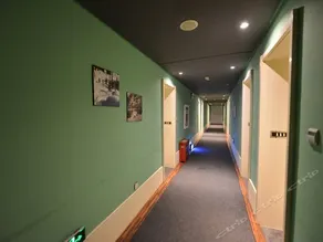 Beijing Phoenix Tree Hotel - Image 4