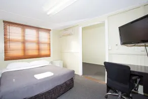 Mycow Accommodation Sarina - Image 4