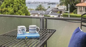 Summery spacious 4 bed home in Kurraba Point - Image 5