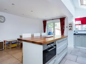 Veeve 5 Bed 3 Bath House Foxbourne Road Balham - Image 2