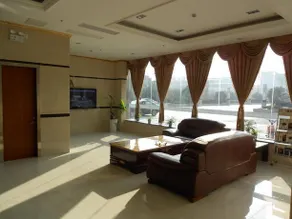 Cosy Hotel - Image 2