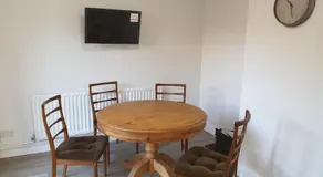 6 berth self catering house, 2 WC, secure off-road parking, Netflix - Image 3