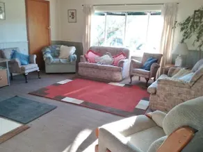 Hillcrest Farmhouse - Image 3