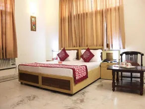 Oyo Rooms Huda City Center Market - Image 2