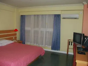 Home Inn Shanghai Jiangsu Road - Image 4